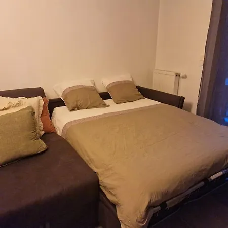 Logement 6 Personnes Au Coeur Du Village D'aime. Apartment *